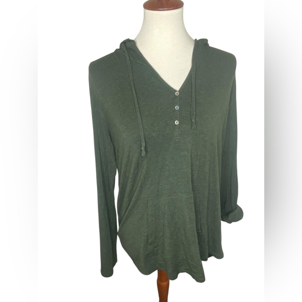 Sweatshirt Top with Hood and Front Pocket